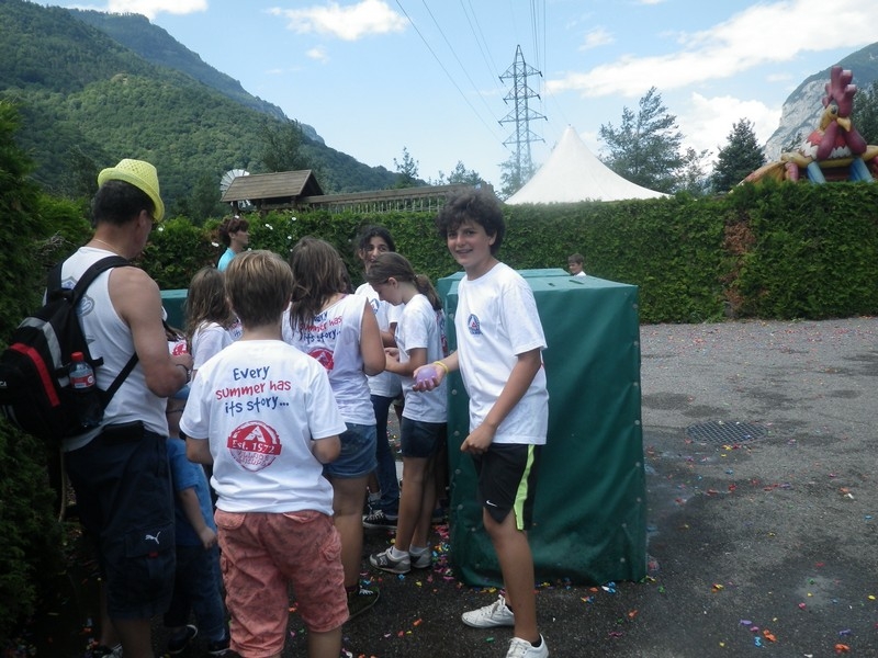 Village Camps International Summer Camp Leysin, Switzerland 2025-08-09 https://www.villagecamps.com/journals_admin/images/695-10-yellowgreeniess (15).jpg